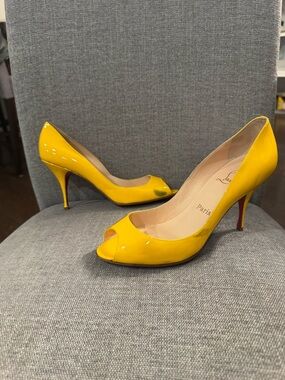 Christian Louboutin Yellow Patent Peep Toe Heels Size 7/7.5 (37.5) Red Bottoms